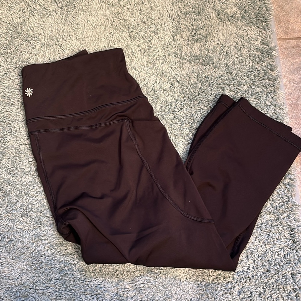 Athleta Ultimate Stash Capri leggings